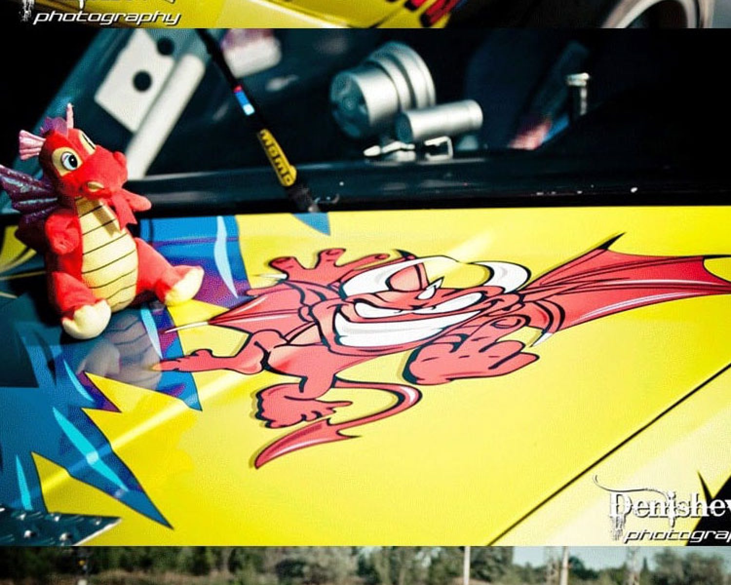 Hellstorm racing дизайн и печат фолио на кола